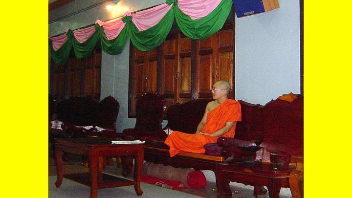 034 Rev.Ohshima.jpg - Reverend Oshima gives a talk to students on the benefits of the practice of theTranscendental Meditation Programme. Reverend Oshima thanked Maharishi for the opportunityto bring the Transcendental Meditation Technique to Buddhist monks by saying, ?I am very grateful to Maharishi for everything, from the depth of my heart.?